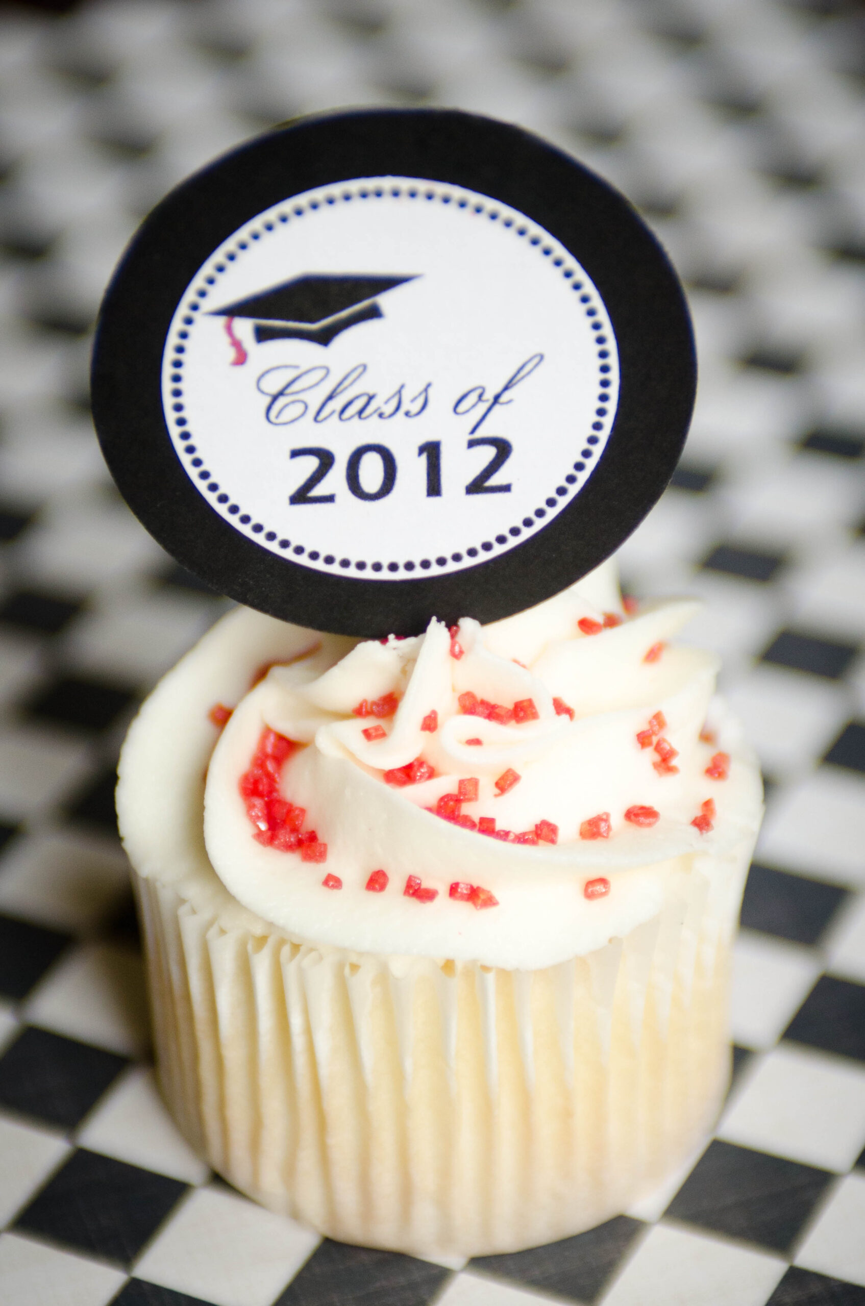 Graduation Cupcakes {Free Printable} - Nola Mommy regarding Free Printable Graduation Cupcake Toppers