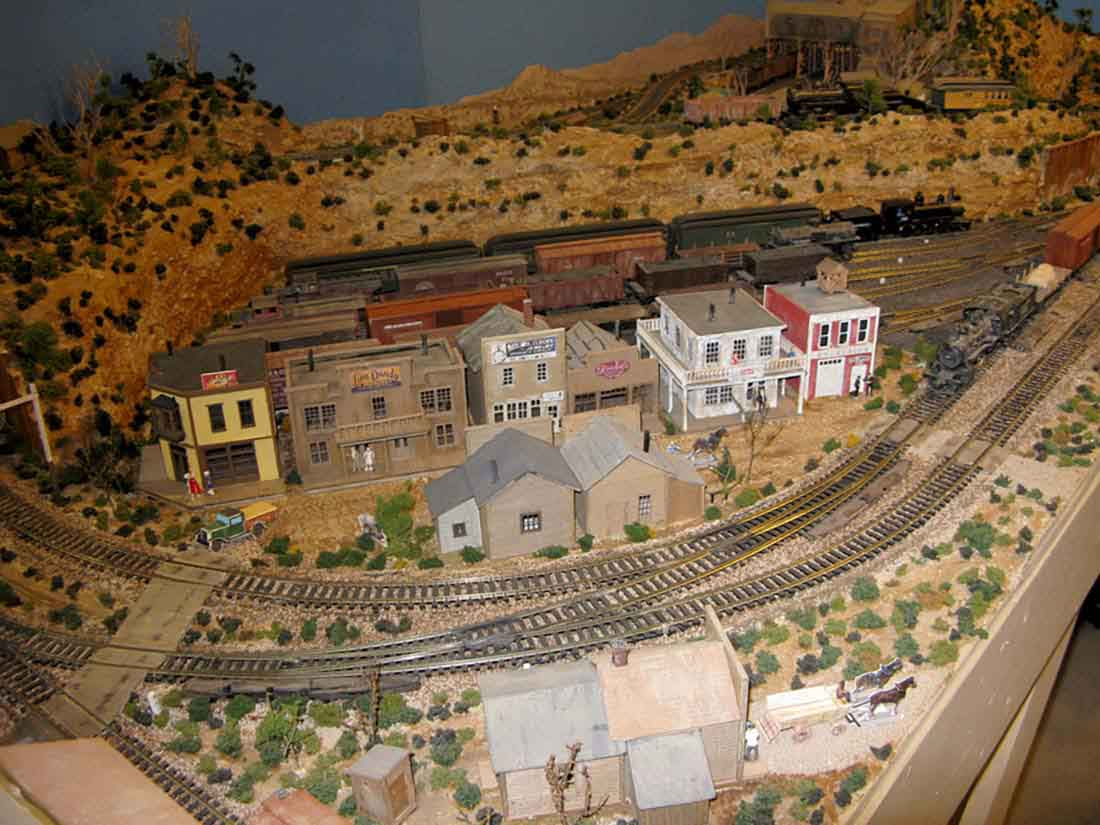 Ho Train Layouts 4X8 - Model Railroad Layouts Plansmodel Railroad with Ho Scale Buildings Free Printable Plans